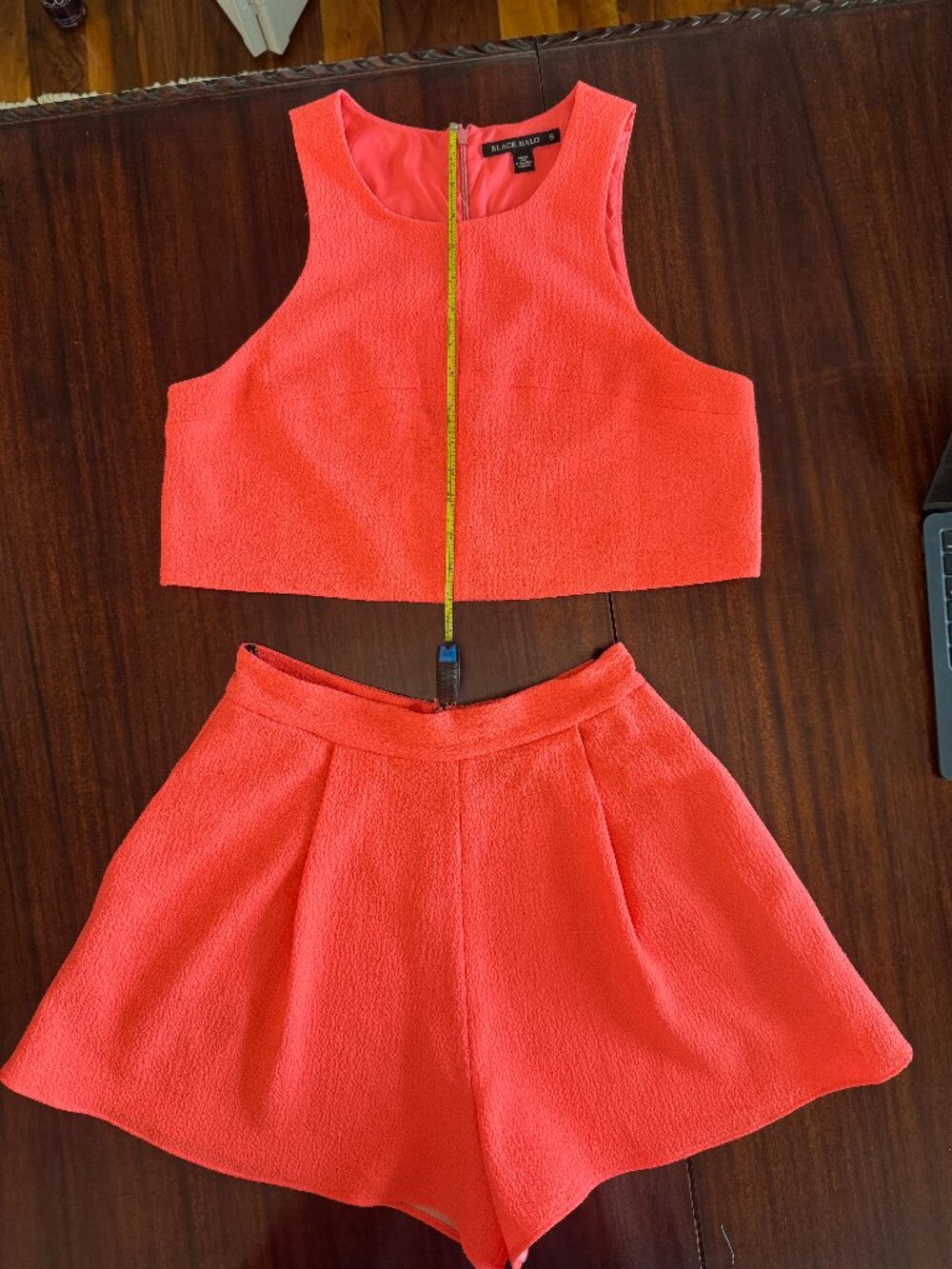Black Halo: Coral Two Piece Set - Size 8 - Picture 2 of 7